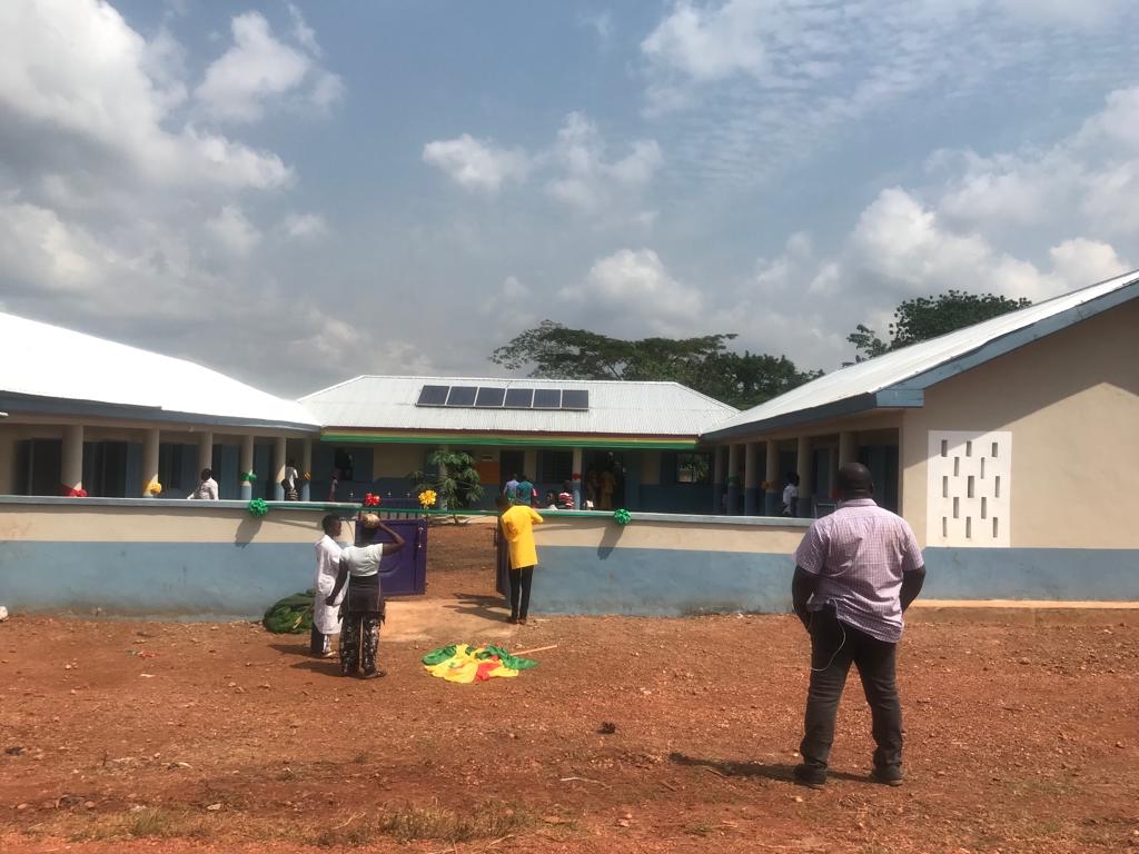 Kumasi Rotary Club hands over 6-unit block to Sawua community
