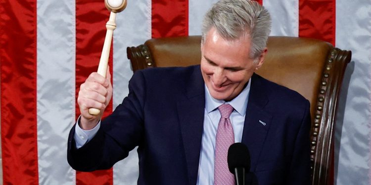 Speaker of the House Kevin McCarthy (R-CA) bangs the Speaker's gavel for the first time after being elected the next Speaker of the U.S. House of Representatives in a late night 15th round of voting on the fourth day of the 118th Congress at the U.S. Capitol in Washington, U.S., January 7, 2023. REUTERS/Evelyn Hockstein