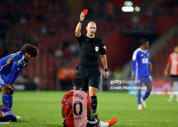 SOUTHAMPTON, ENGLAND - SEPTEMBER 15: Kamaldeen Sulemana of Southampton is shown a red card by referee Bobby Madley during the Sky Bet Championship match between Southampton FC and Leicester City at St. Mary's Stadium on September 15, 2023 in Southampton, England. (Photo by Matt Watson/Southampton FC via Getty Images)