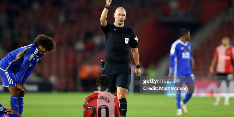 SOUTHAMPTON, ENGLAND - SEPTEMBER 15: Kamaldeen Sulemana of Southampton is shown a red card by referee Bobby Madley during the Sky Bet Championship match between Southampton FC and Leicester City at St. Mary's Stadium on September 15, 2023 in Southampton, England. (Photo by Matt Watson/Southampton FC via Getty Images)