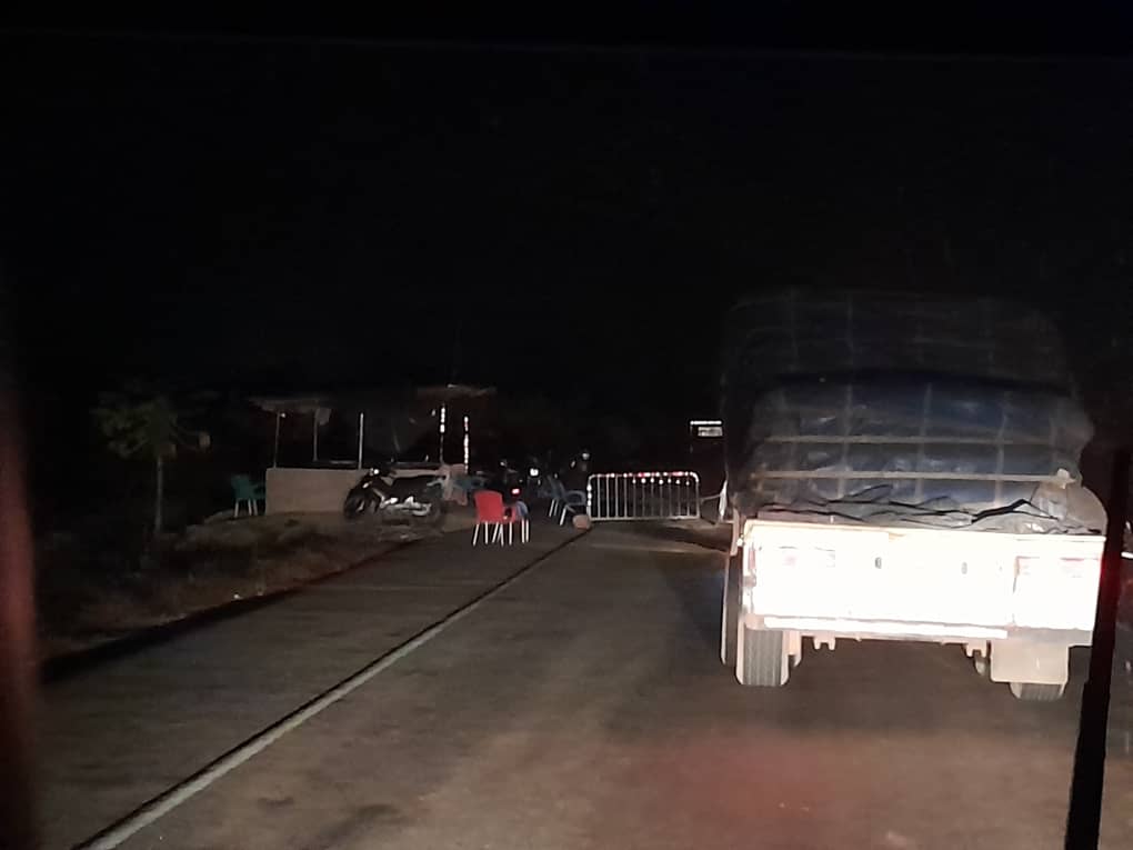 Lack of reflectors at police checkpoints on Accra-Paga highway putting travelers in danger [Article]