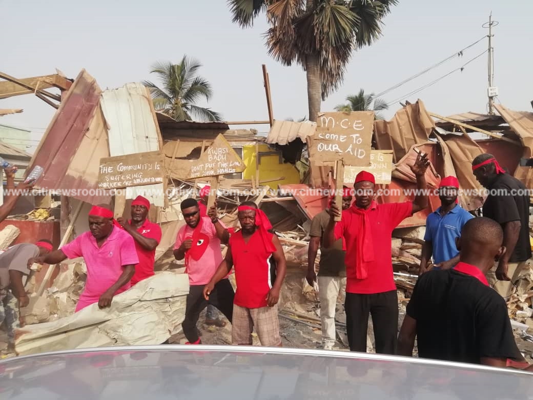Weija-Gbawe: Taxi drivers demonstrate over demolition of their structures