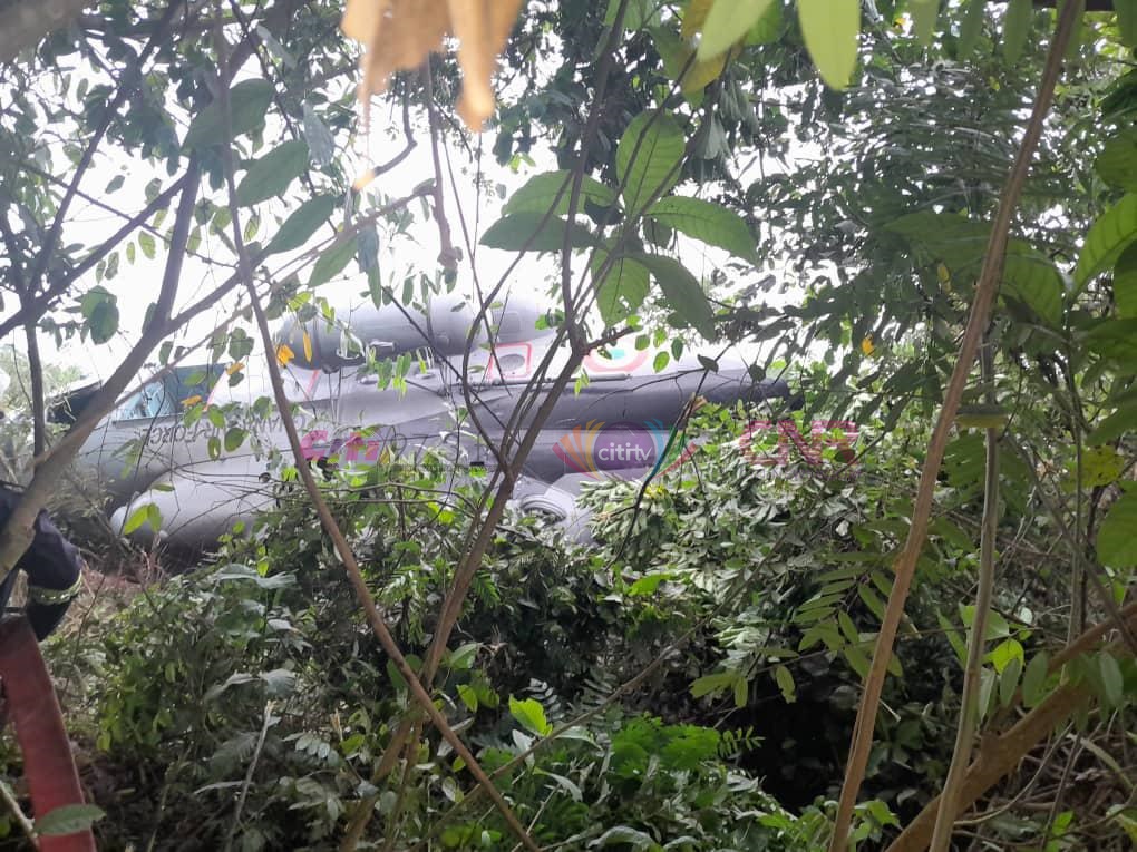 W/R: Ghana Air Force helicopter crash-lands in Bonsokrom; 14 rescued