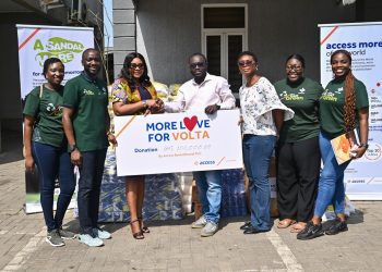 From 2nd left, Oluwaseun David-Akindele, Head, Corporate Communications and Brand Management, Matilda Asante-Aseidu, Group Head Retail Banking and Nathan Quao, Head of Research, Citi FM Kafui Kuwornoo, Coordinator of CSR, Citi FM and other Access Bank Ghana Plc staff