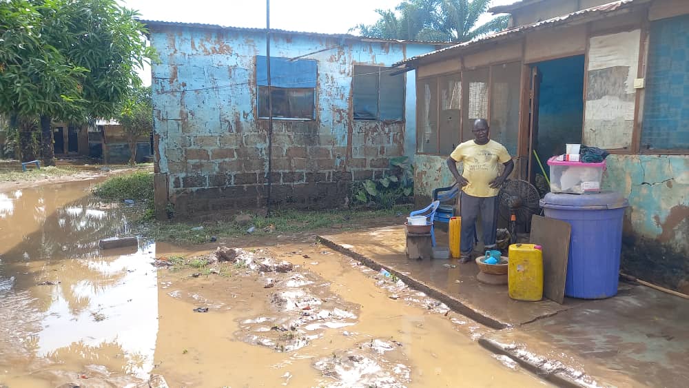 Perennial flooding: Angry residents of Dome Parakou block main road after downpour